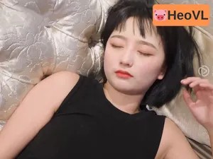 Bà chủ nhỏ dễ thương nhậu say địt không bcs với cậu nhân viên